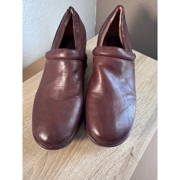 Sofft Shoes - Euro Soft by Sofft Faux Leather Brown Heel Loafers Womens Size 7.5